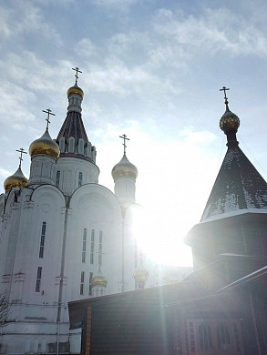При храме преподобного Серафима Саровского открыли склад вещей для нуждающихся